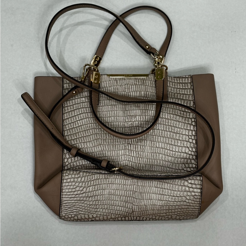 COACH XBody.Textured,embossed leather.Interior leather cracking.Pinkish Gray/Tan